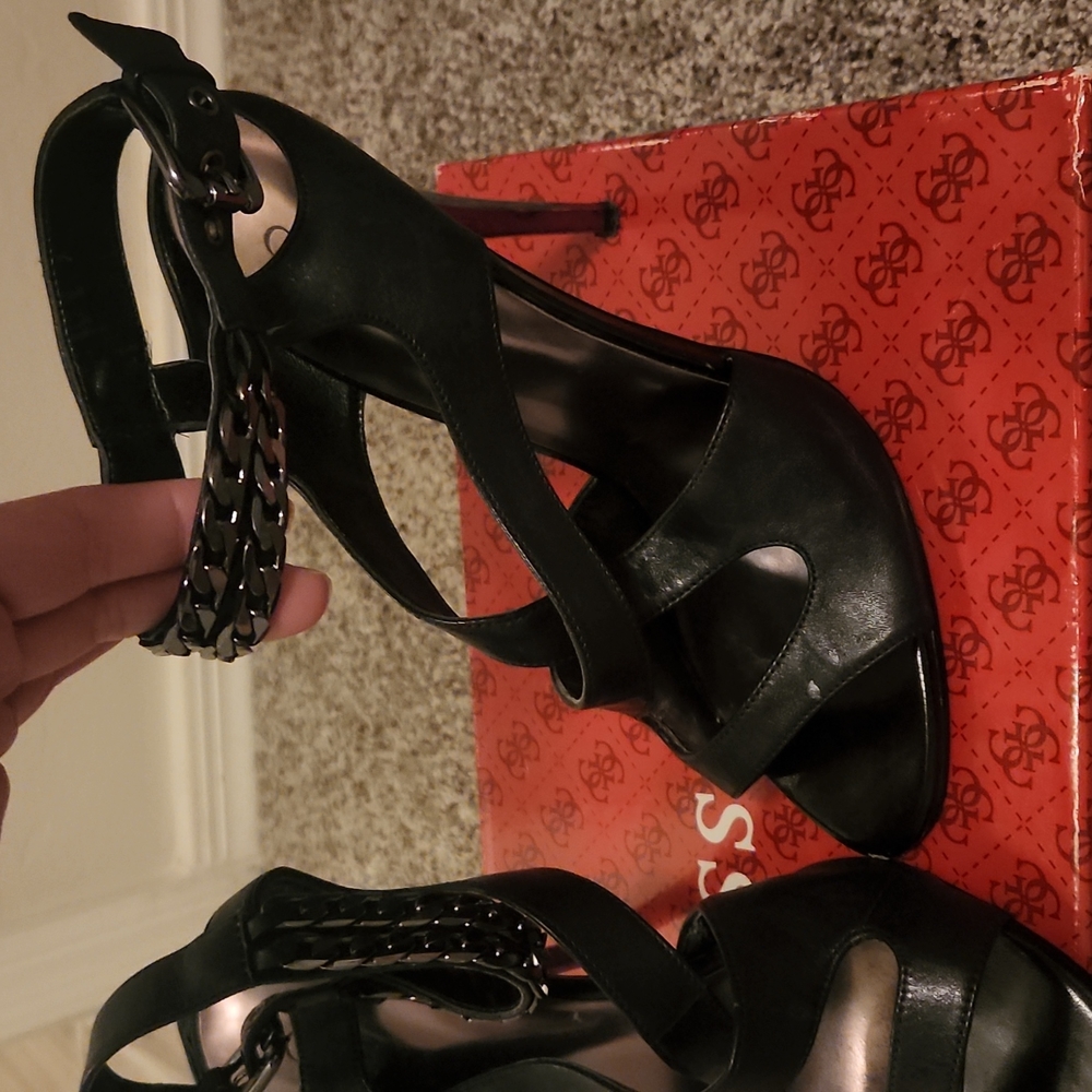 Guess Heels - Picture 2 of 3